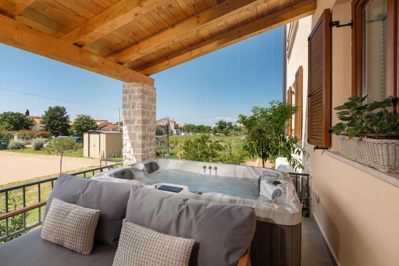 Holiday Home Maslina Пореч Екстер'єр фото