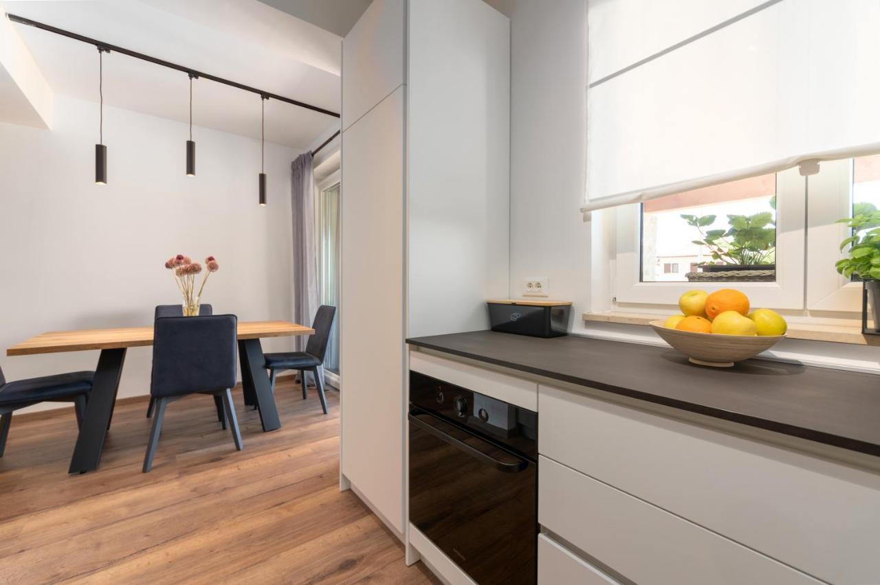 Holiday Home Maslina Пореч Екстер'єр фото
